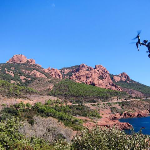 Pourquoi un pilote de drone doit être référencé sur les annuaires du drone?